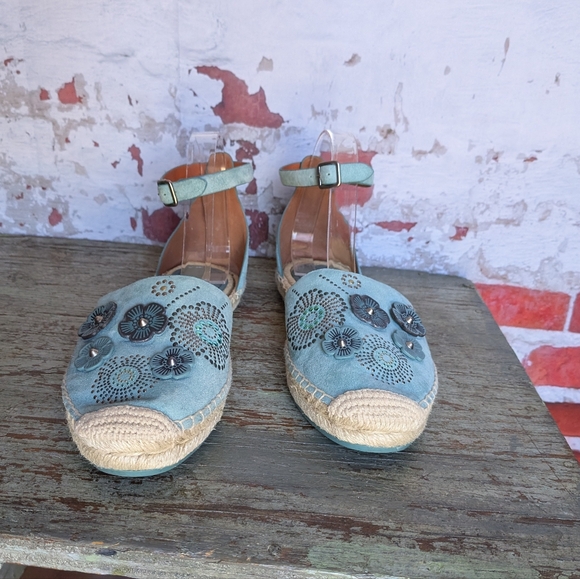 Coach Tea Rose Espadrilles - Picture 2 of 10